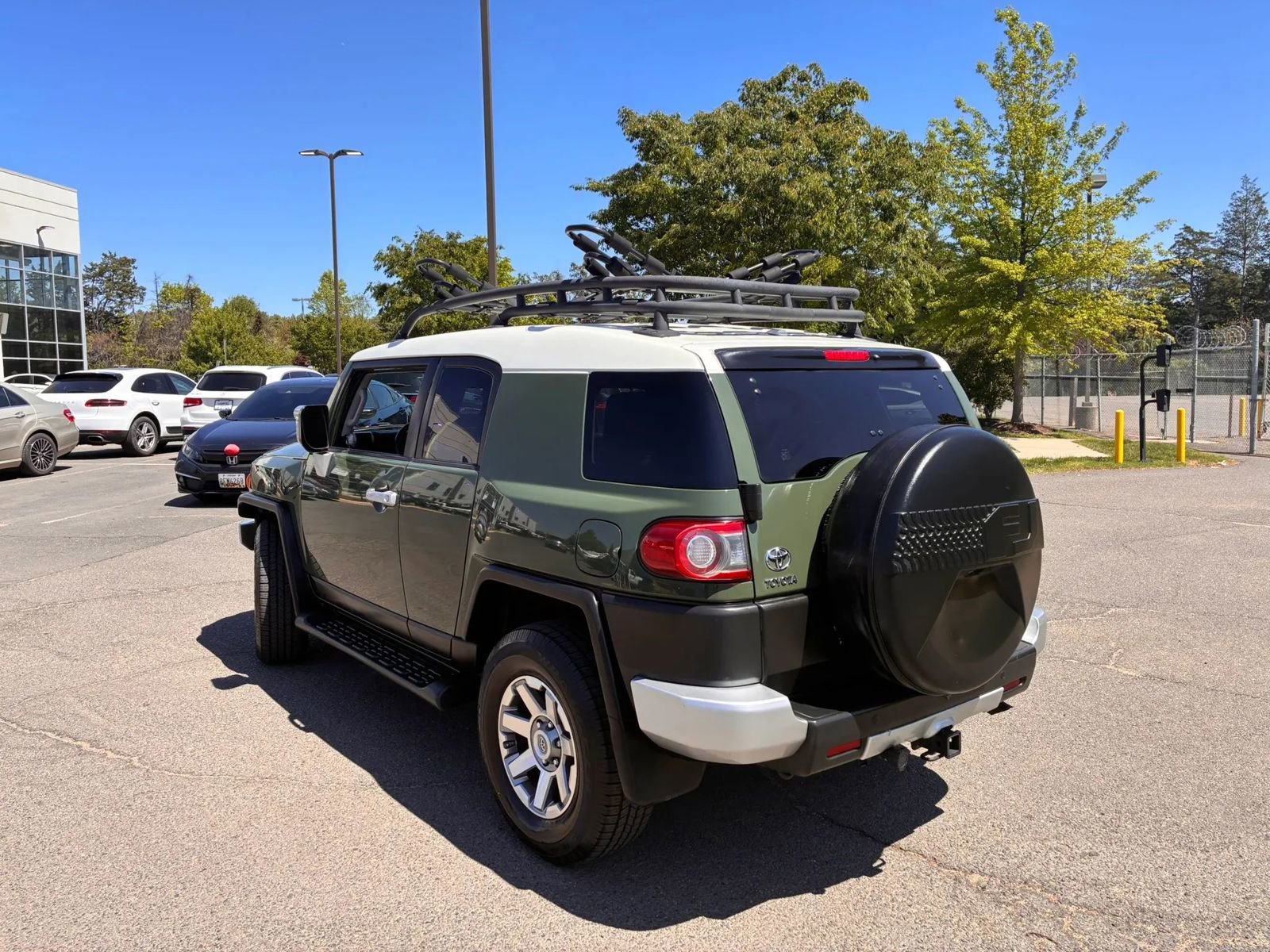 Used 2014 Toyota FJ Cruiser 4WD w/ Upgrade Package image 11