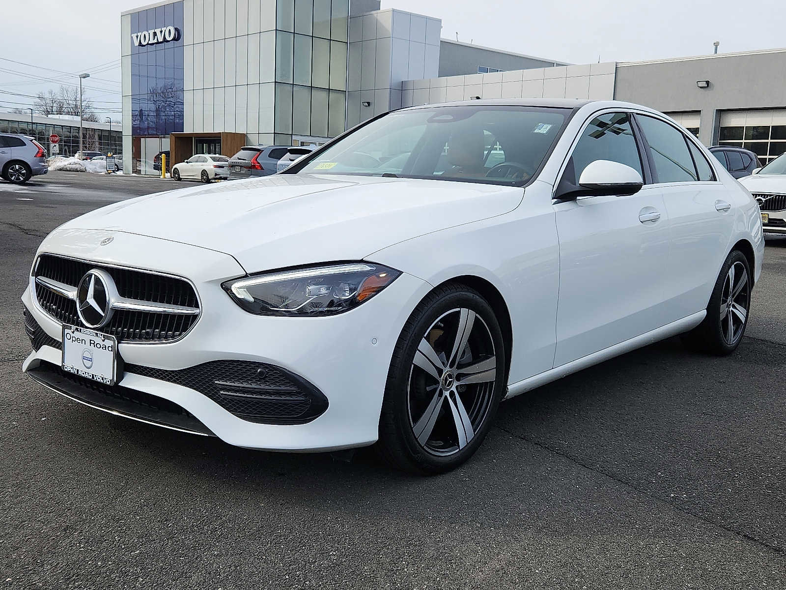 Used 2025 Mercedes-Benz C 300 4MATIC Sedan image 3