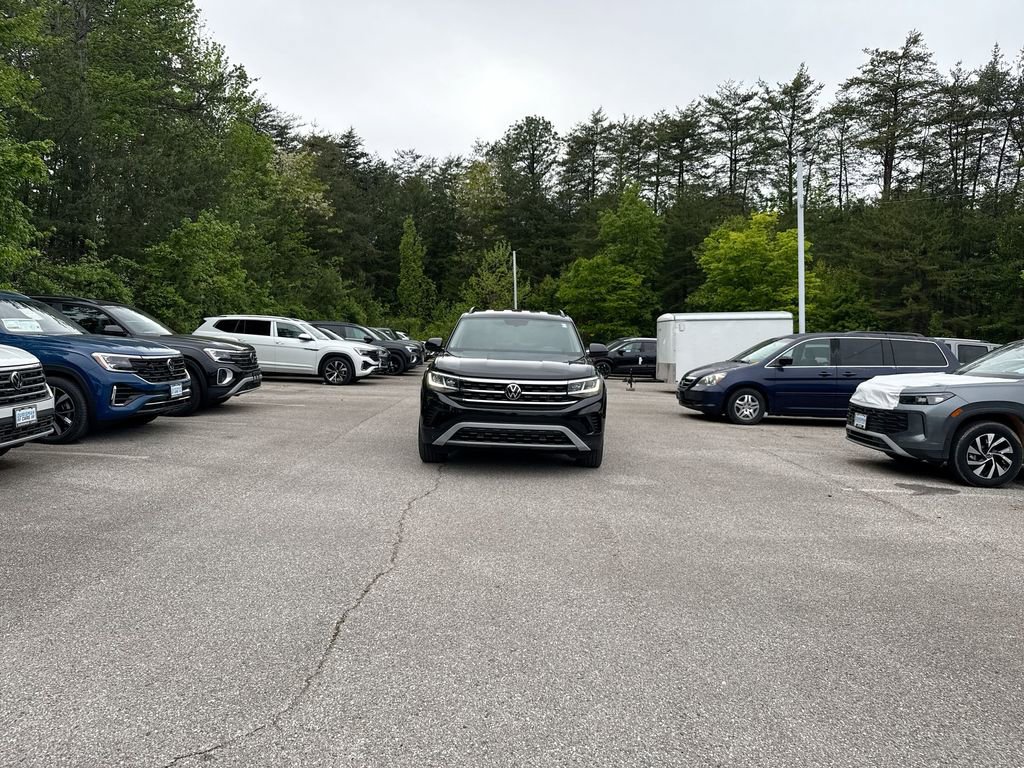 Used 2023 Volkswagen Atlas SE AWD/4WD image 3