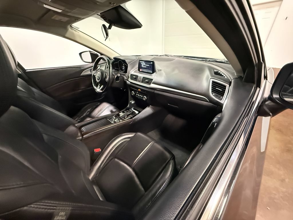 Used 2018 MAZDA MAZDA3 Touring FWD image 58