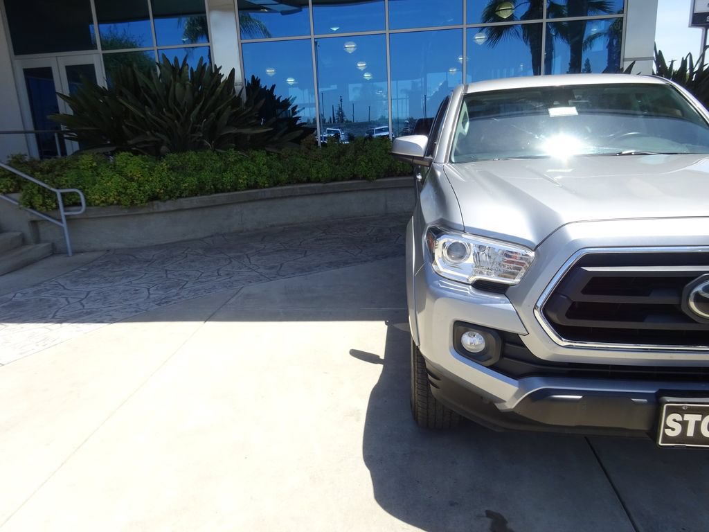 Used 2021 Toyota Tacoma SR5 RWD image 33