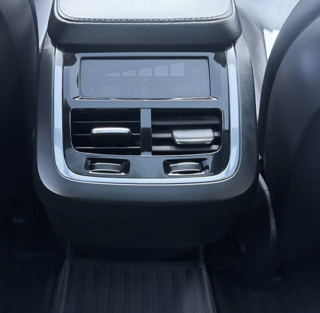 Used 2021 Volvo XC90 T5 Momentum image 27