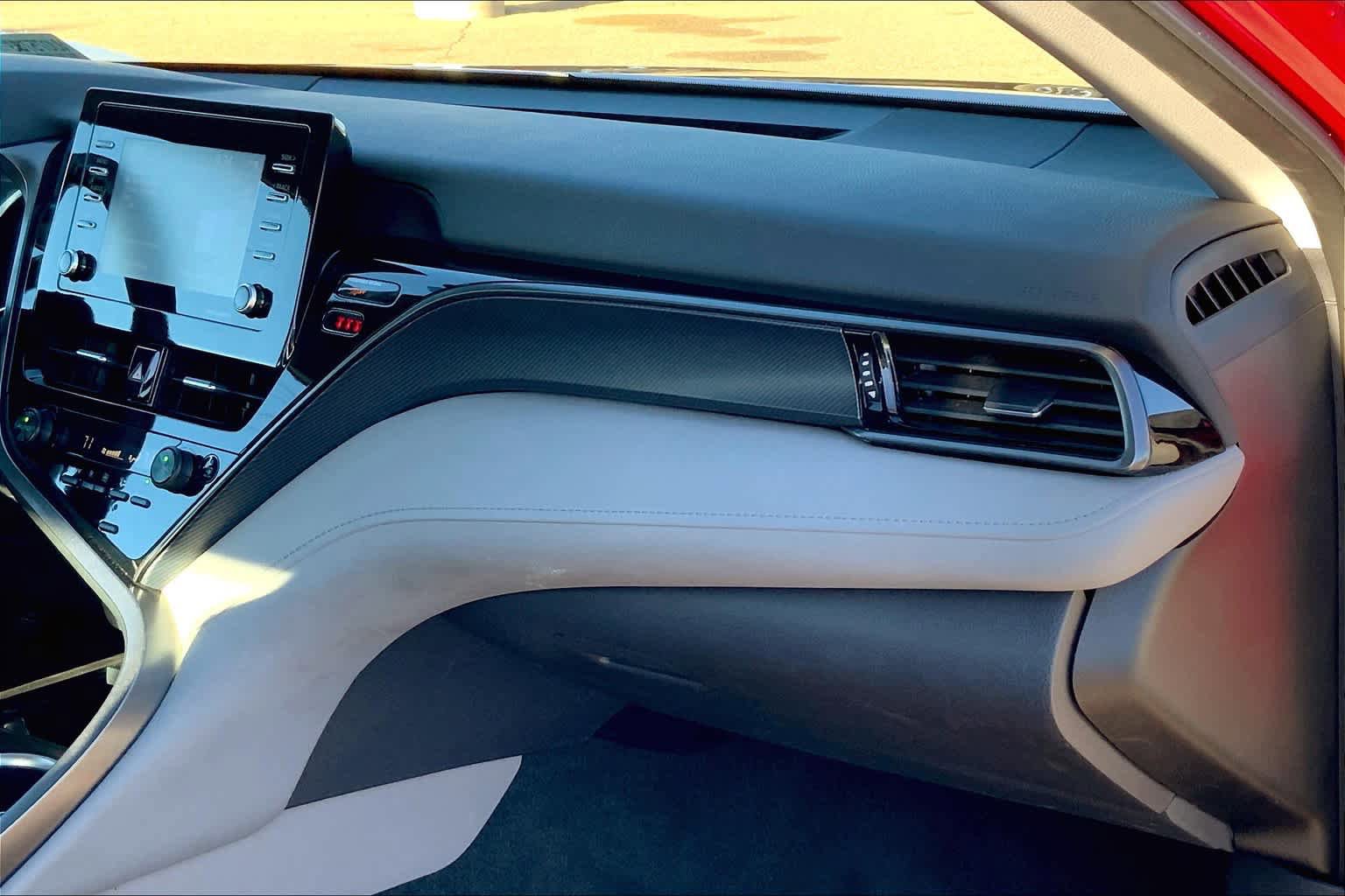 Used 2022 Toyota Camry LE FWD image 19