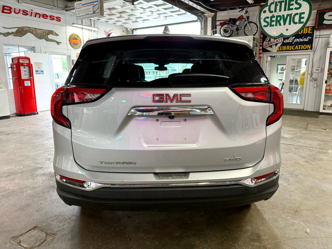 Used 2020 GMC Terrain SLT image 4