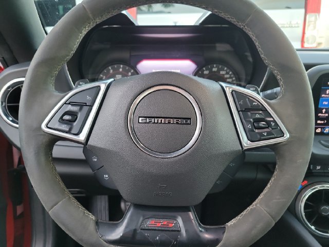 Used 2020 Chevrolet Camaro SS RWD image 18