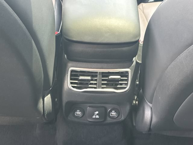 Used 2021 Hyundai Santa Fe Limited FWD image 18