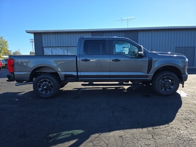 New 2026 Ford F250 4x4 Crew Cab Super Duty image 8