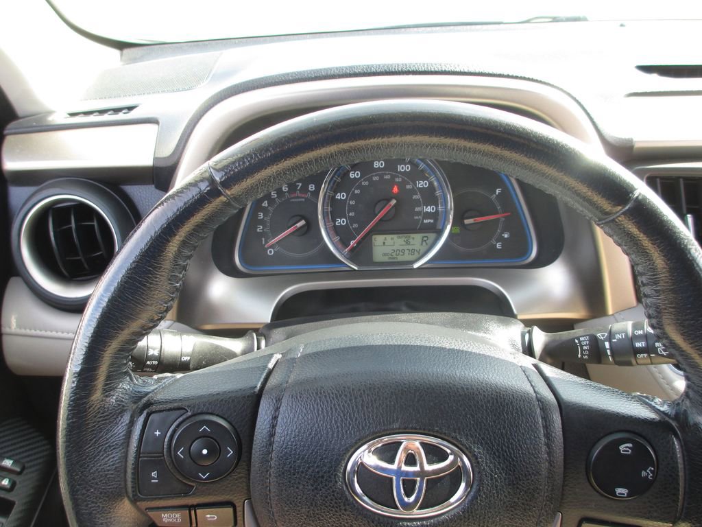 Used 2013 Toyota RAV4 Limited image 23