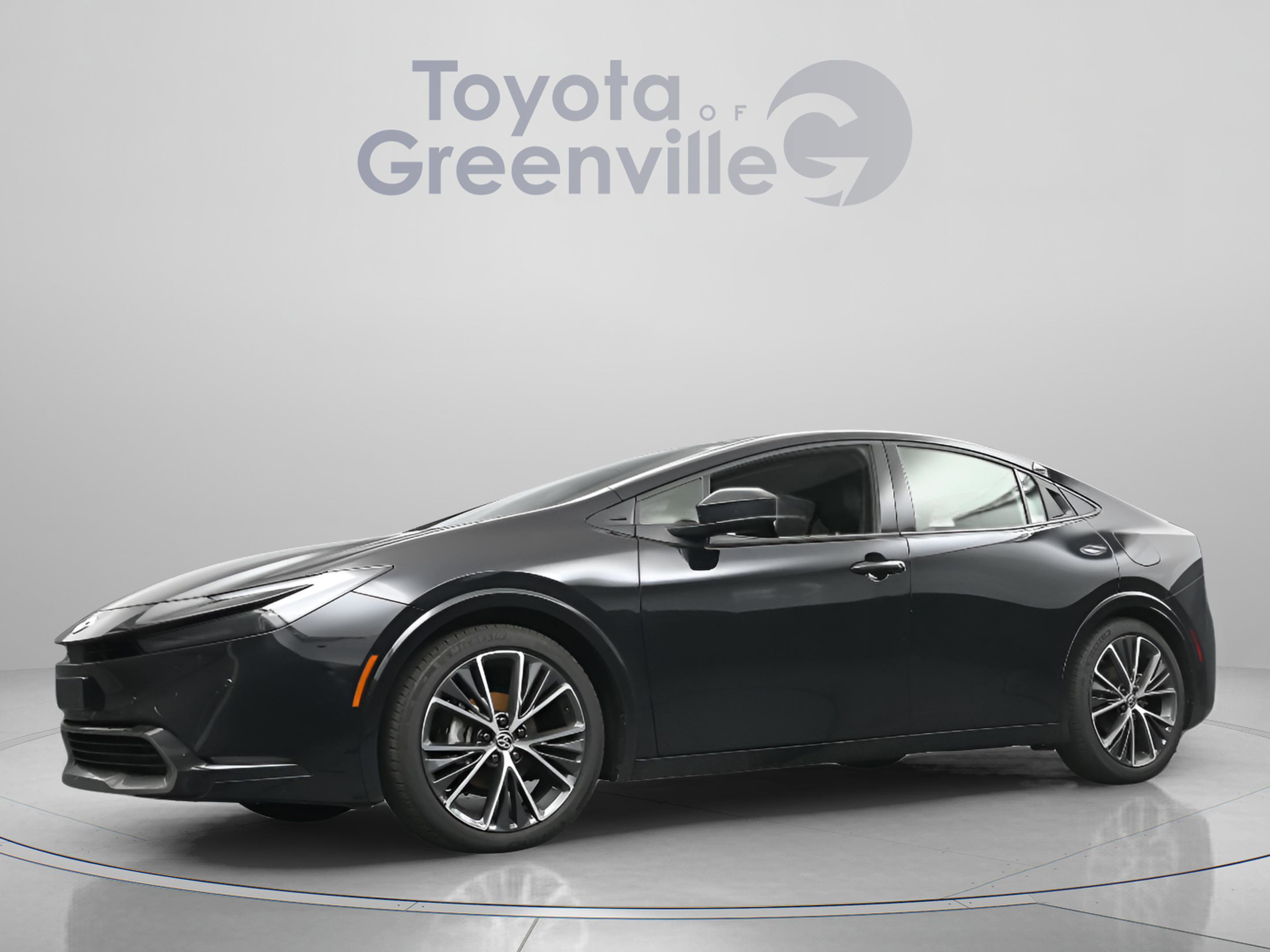 Used 2025 Toyota Prius XLE FWD image 4