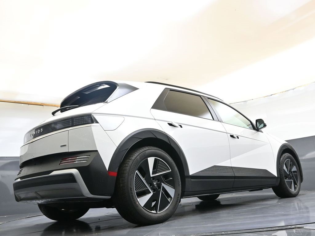 New 2025 Hyundai Ioniq 5 SEL image 40