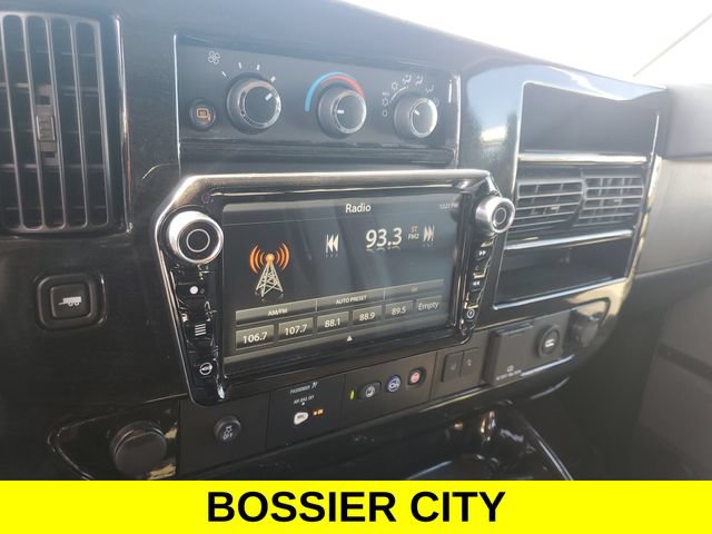 Used 2022 GMC Savana 2500 Extended w/ Enhanced Convenience Package RWD image 19