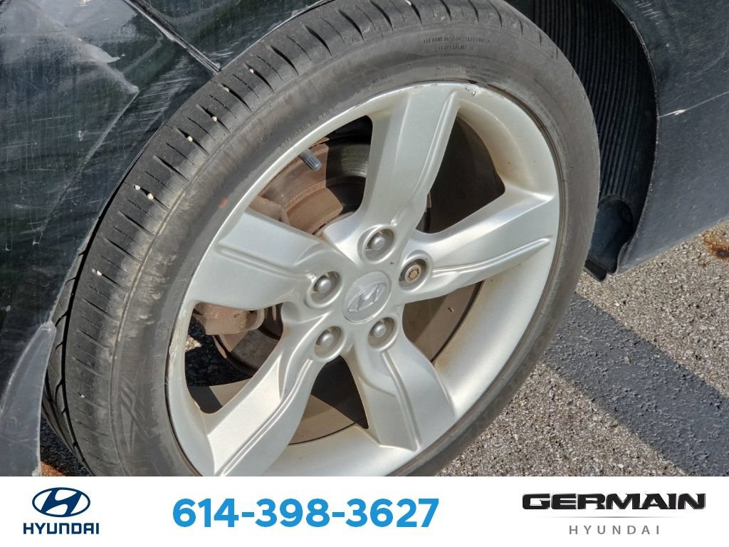 Used 2013 Hyundai Veloster FWD image 12