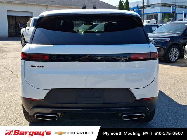 Used 2025 Land Rover Range Rover Sport SE AWD/4WD image 6