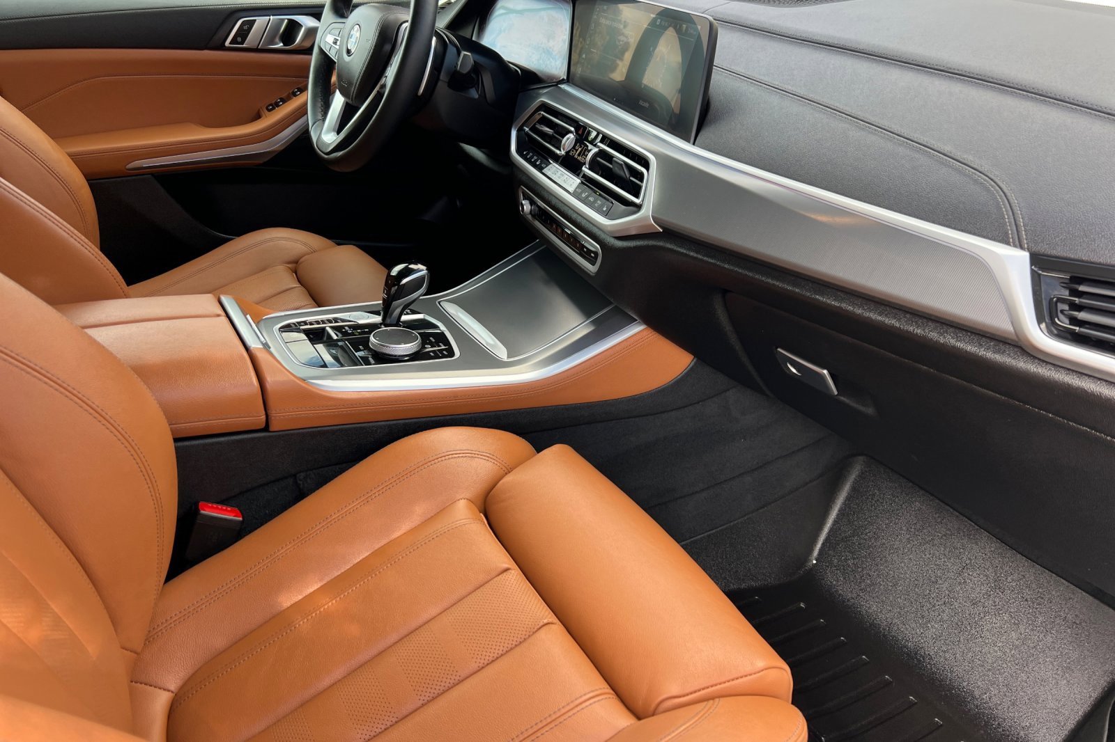 Used 2022 BMW X5 xDrive40i w/ Parking Assistance Package image 17