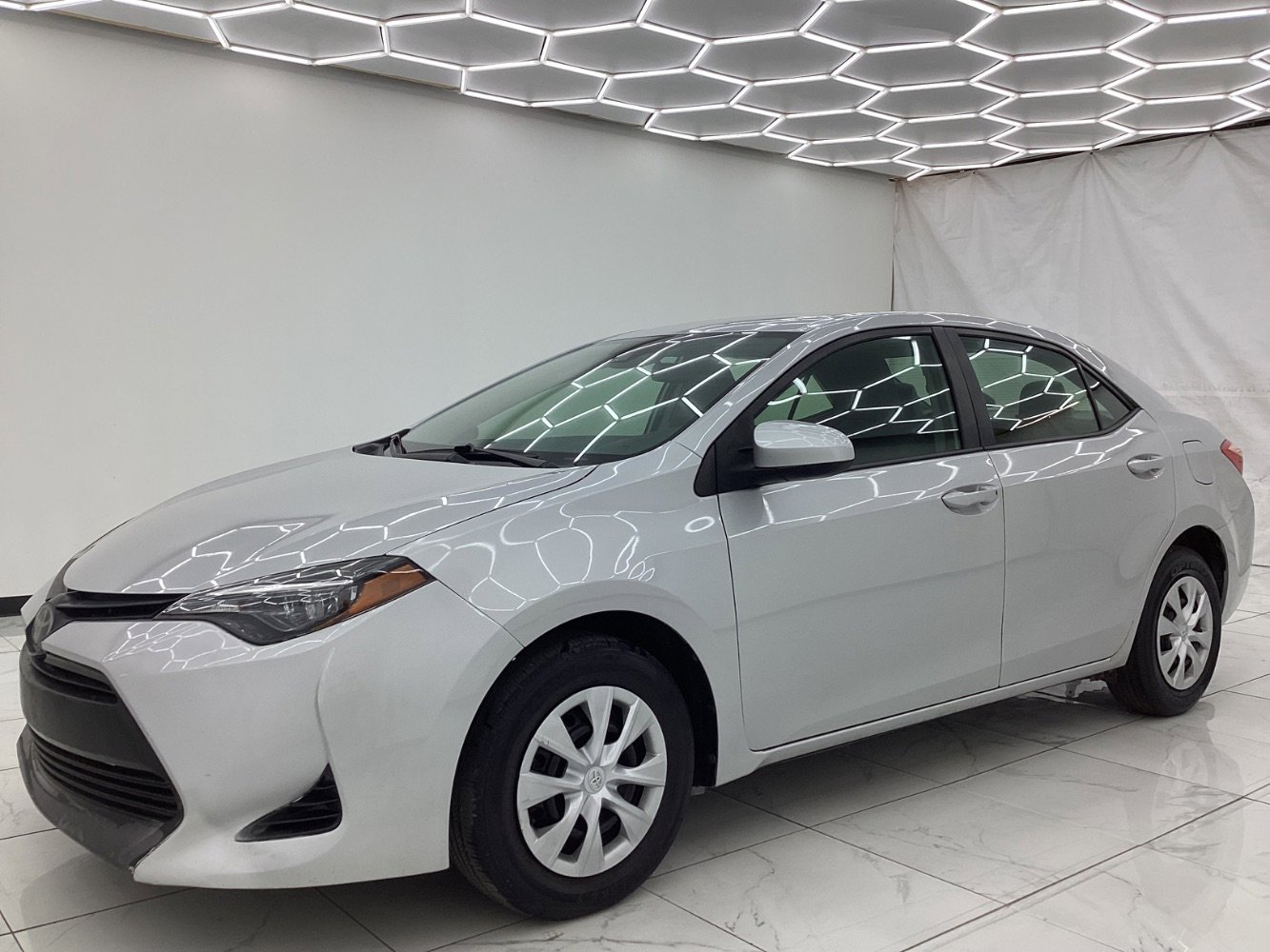 Used 2018 Toyota Corolla L FWD image 6