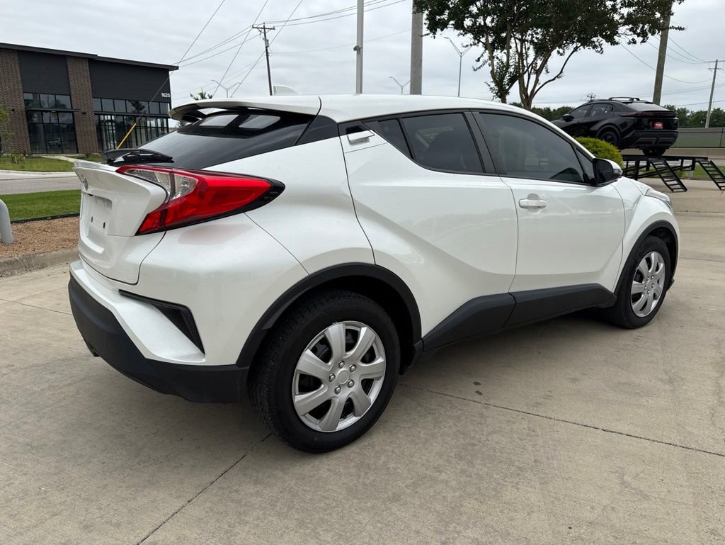 Used 2021 Toyota C-HR LE FWD image 6