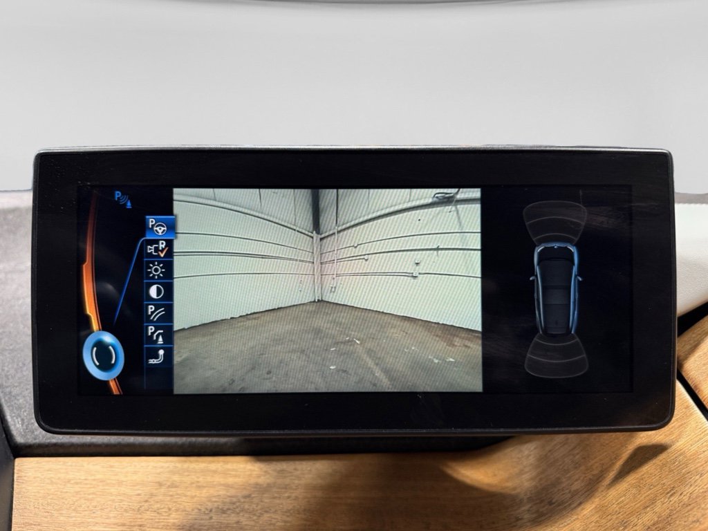 Used 2017 BMW i3 94 Ah w/Range Extender image 11