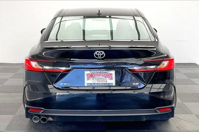 Used 2025 Toyota Camry SE FWD image 3