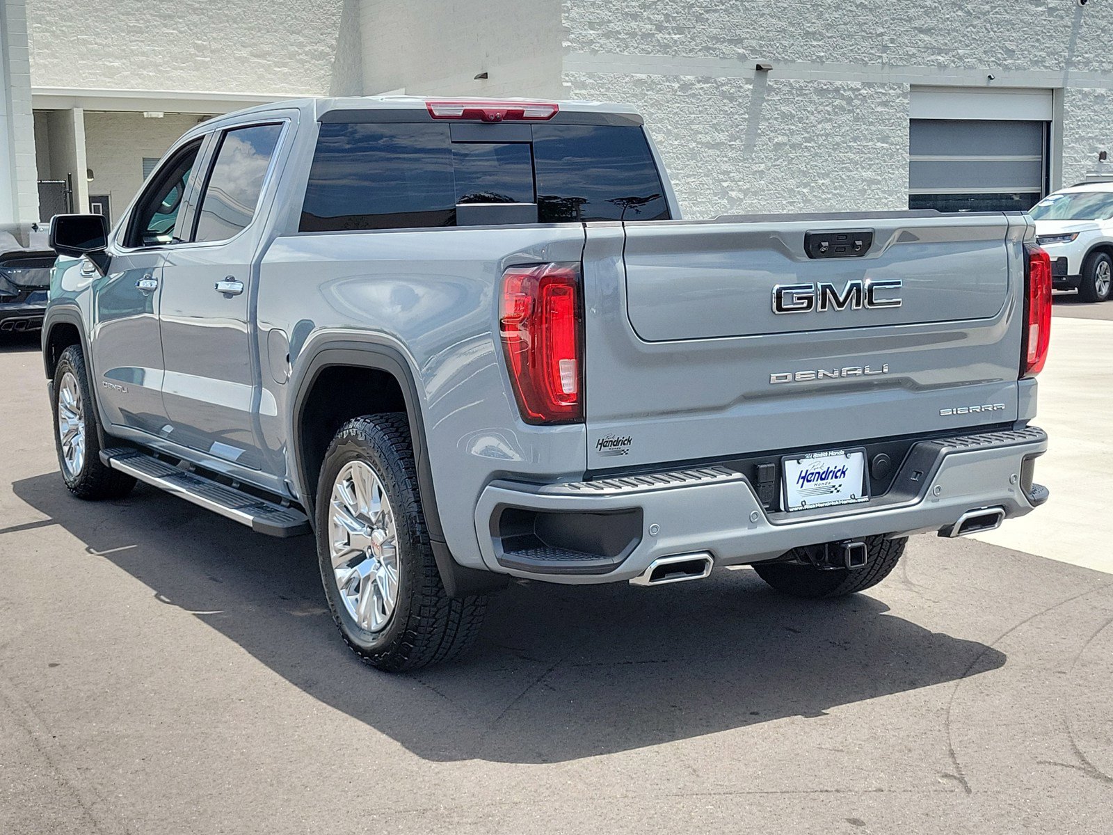 Used 2025 GMC Sierra 1500 Denali w/ Technology Package AWD/4WD image 5