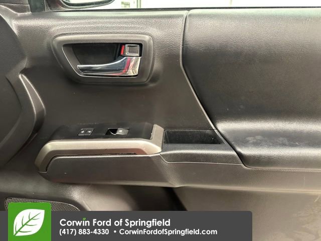 Used 2022 Toyota Tacoma Limited image 12