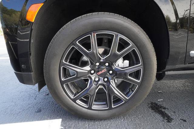 Used 2024 GMC Yukon Denali w/ Advanced Technology Package AWD/4WD image 42