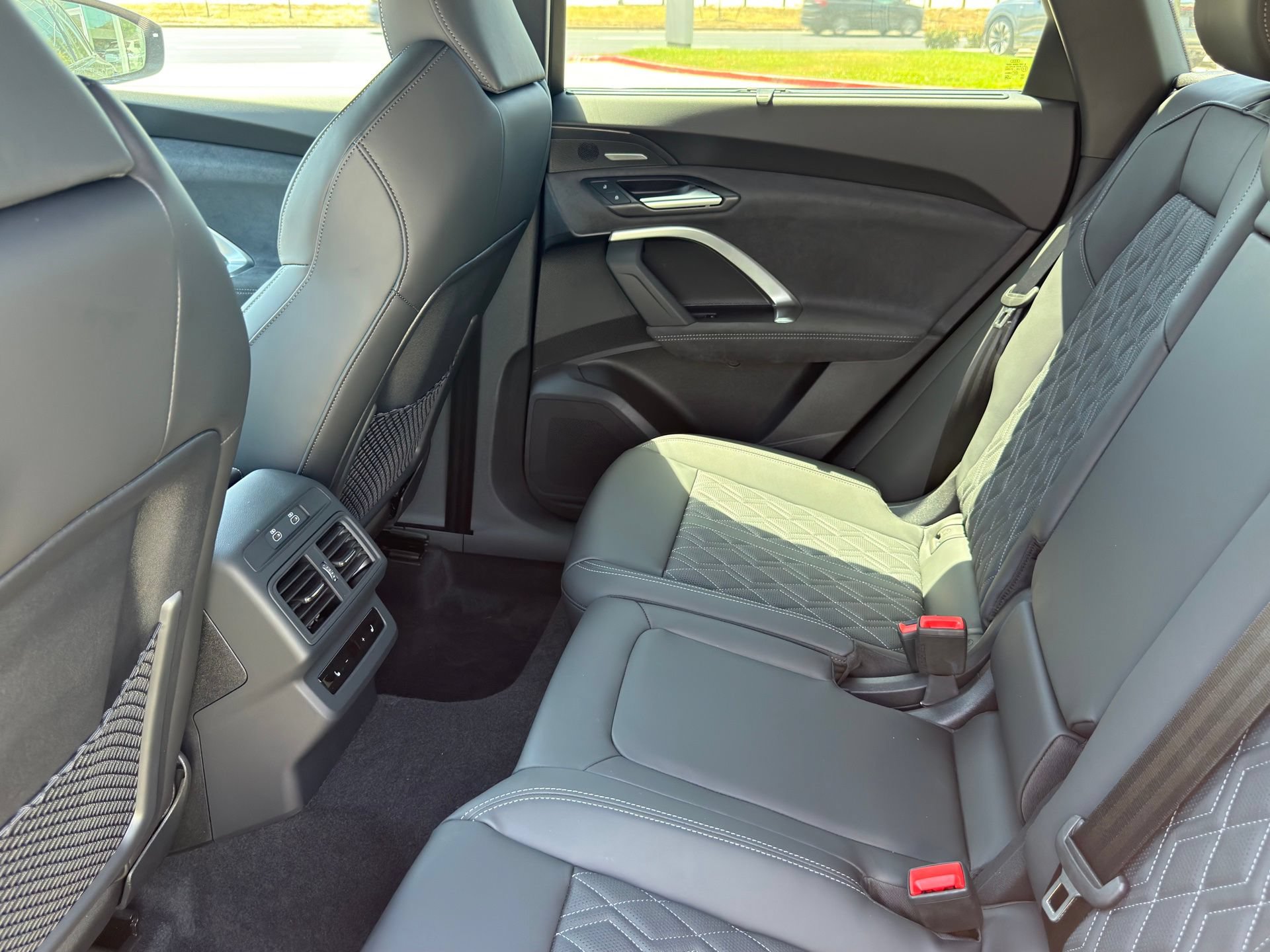 New 2026 Audi SQ5 Prestige AWD/4WD image 28