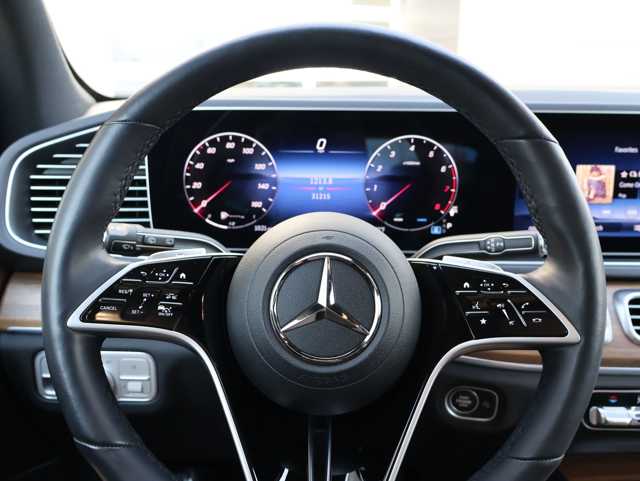 Used 2025 Mercedes-Benz GLE 450 4MATIC image 15