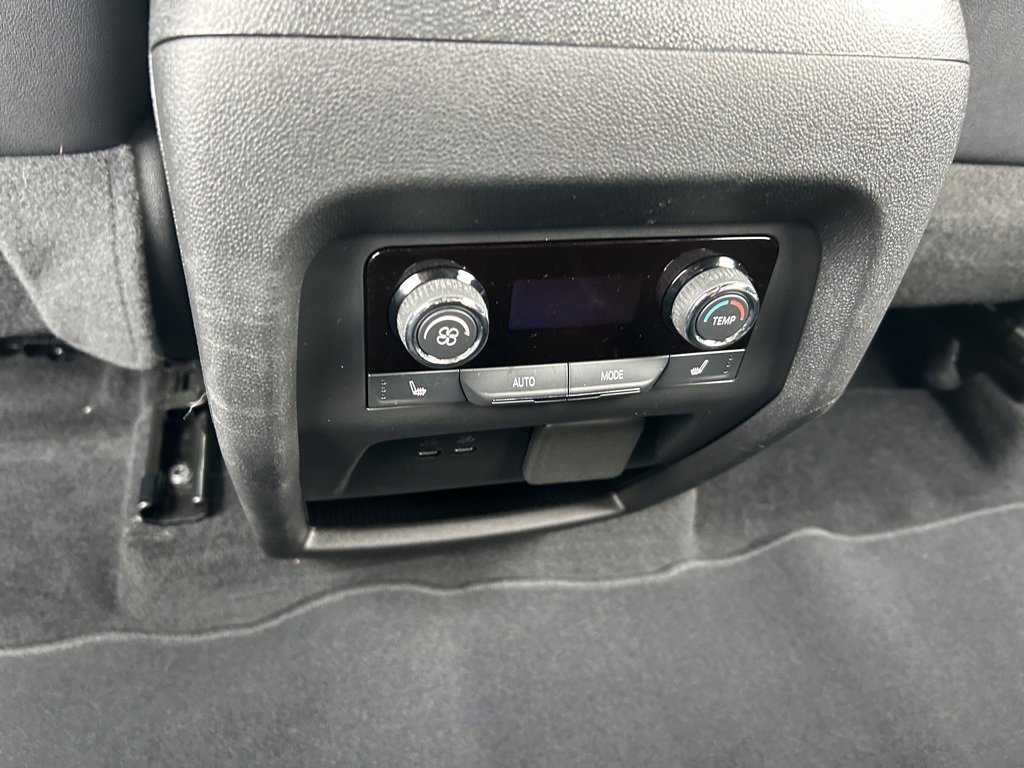 Used 2025 Chevrolet Traverse RS image 43