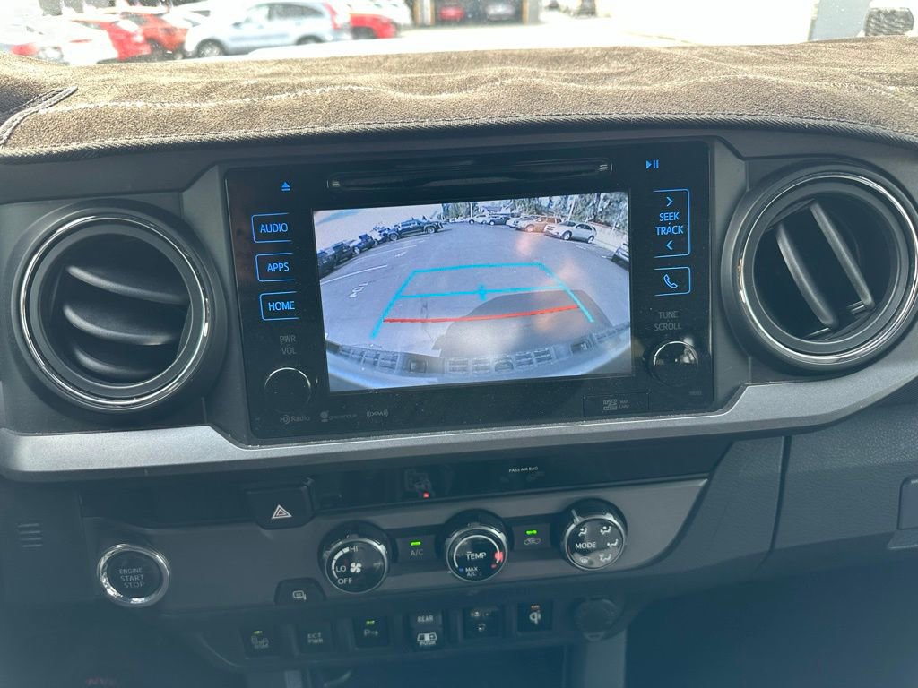Used 2018 Toyota Tacoma TRD Sport w/ Technology Package image 11