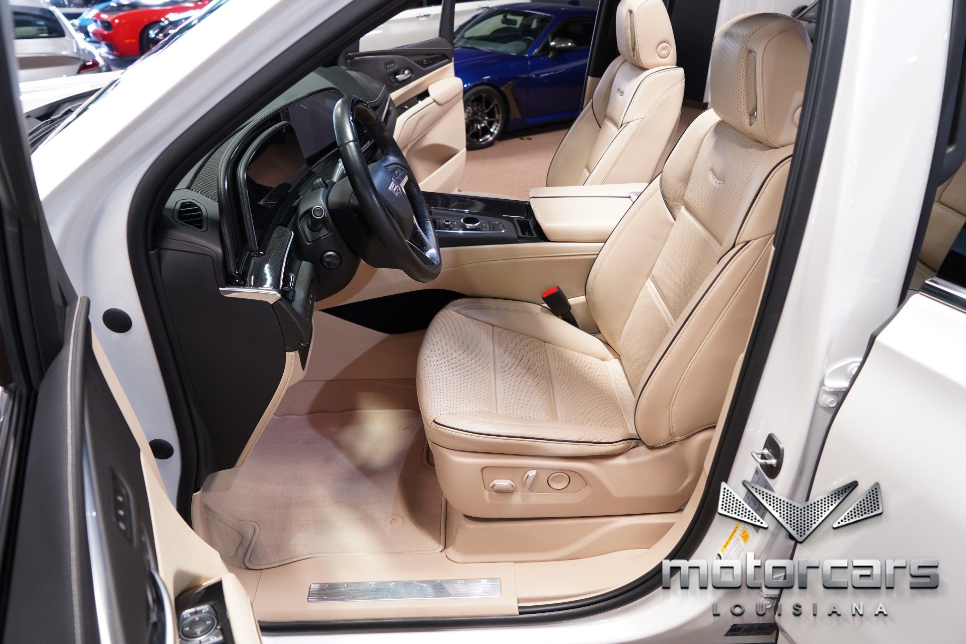 Used 2022 Cadillac Escalade ESV Premium Luxury image 36