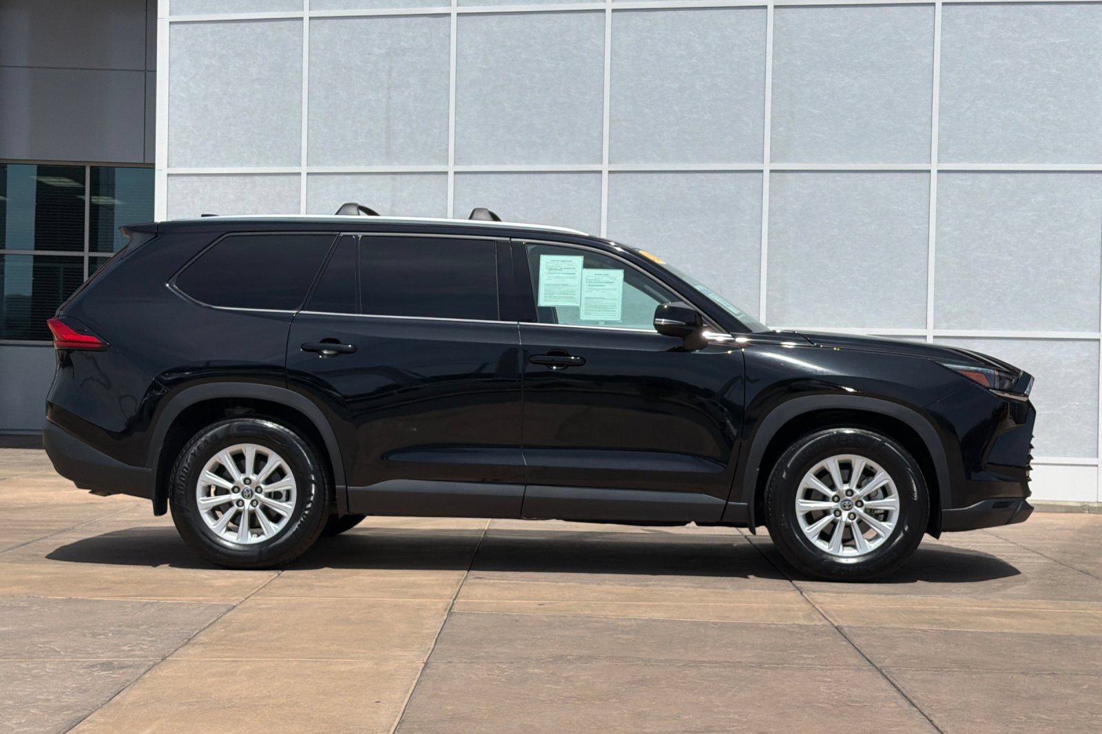 Used 2024 Toyota Grand Highlander AWD video 3