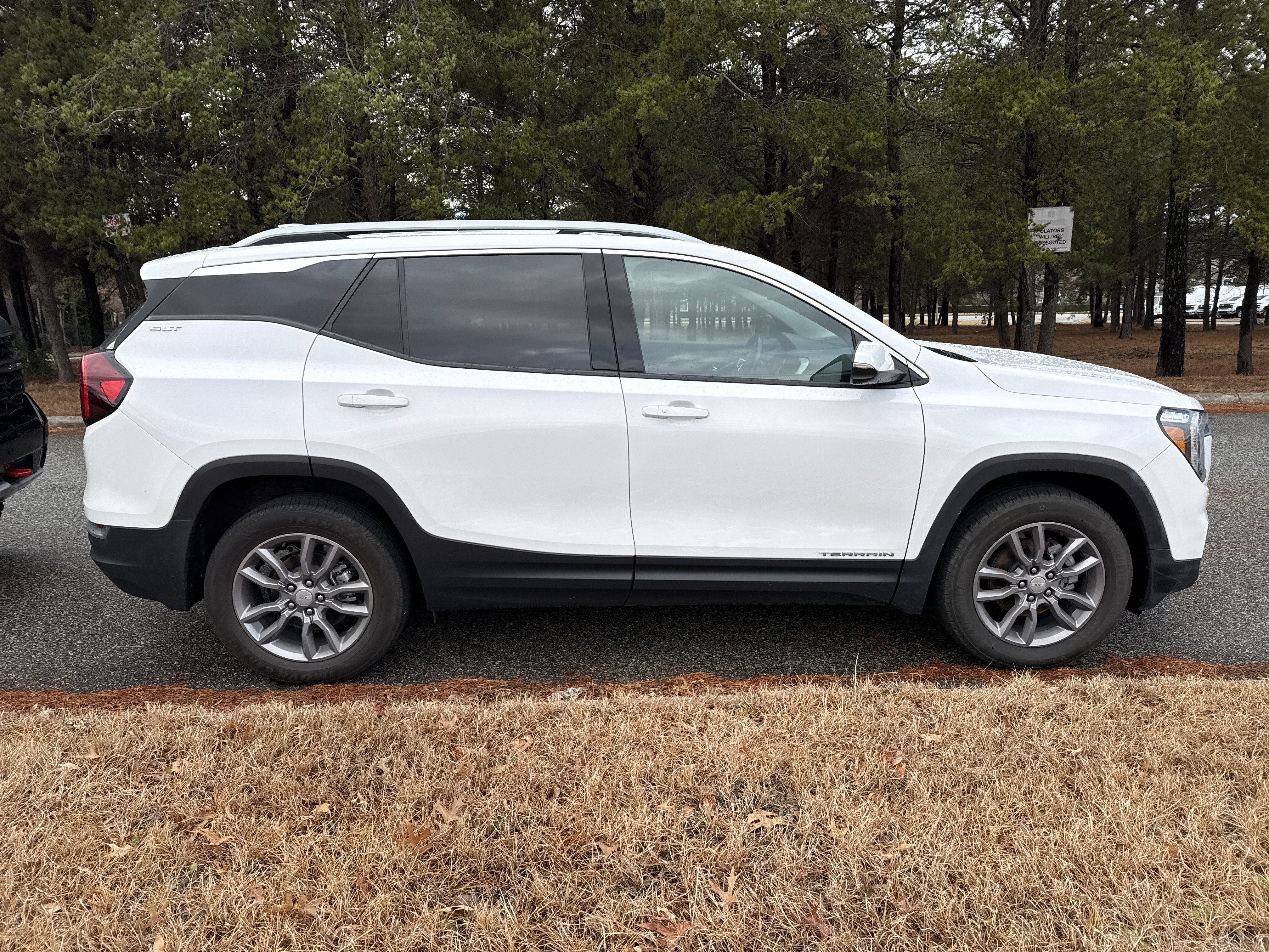 Certified 2023 GMC Terrain SLT image 11
