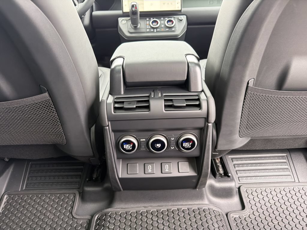 New 2026 Land Rover Defender 110 Trophy Edition AWD/4WD image 18