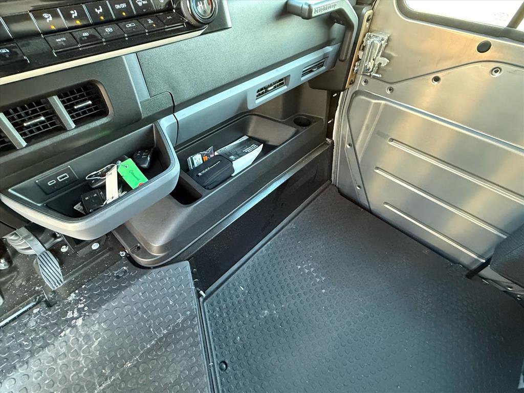 New 2025 Chevrolet Brightdrop 400 w/ Power Door Package image 29