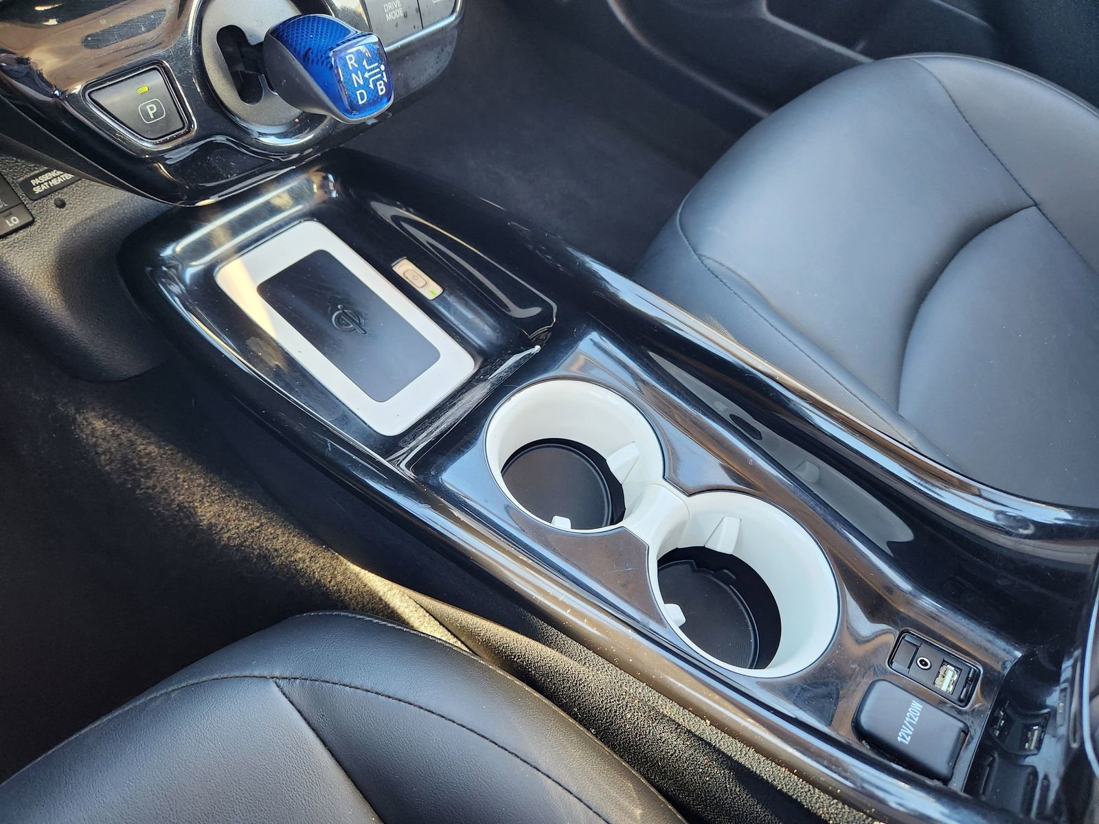 Used 2016 Toyota Prius Four w/ Advanced Technology Package image 27