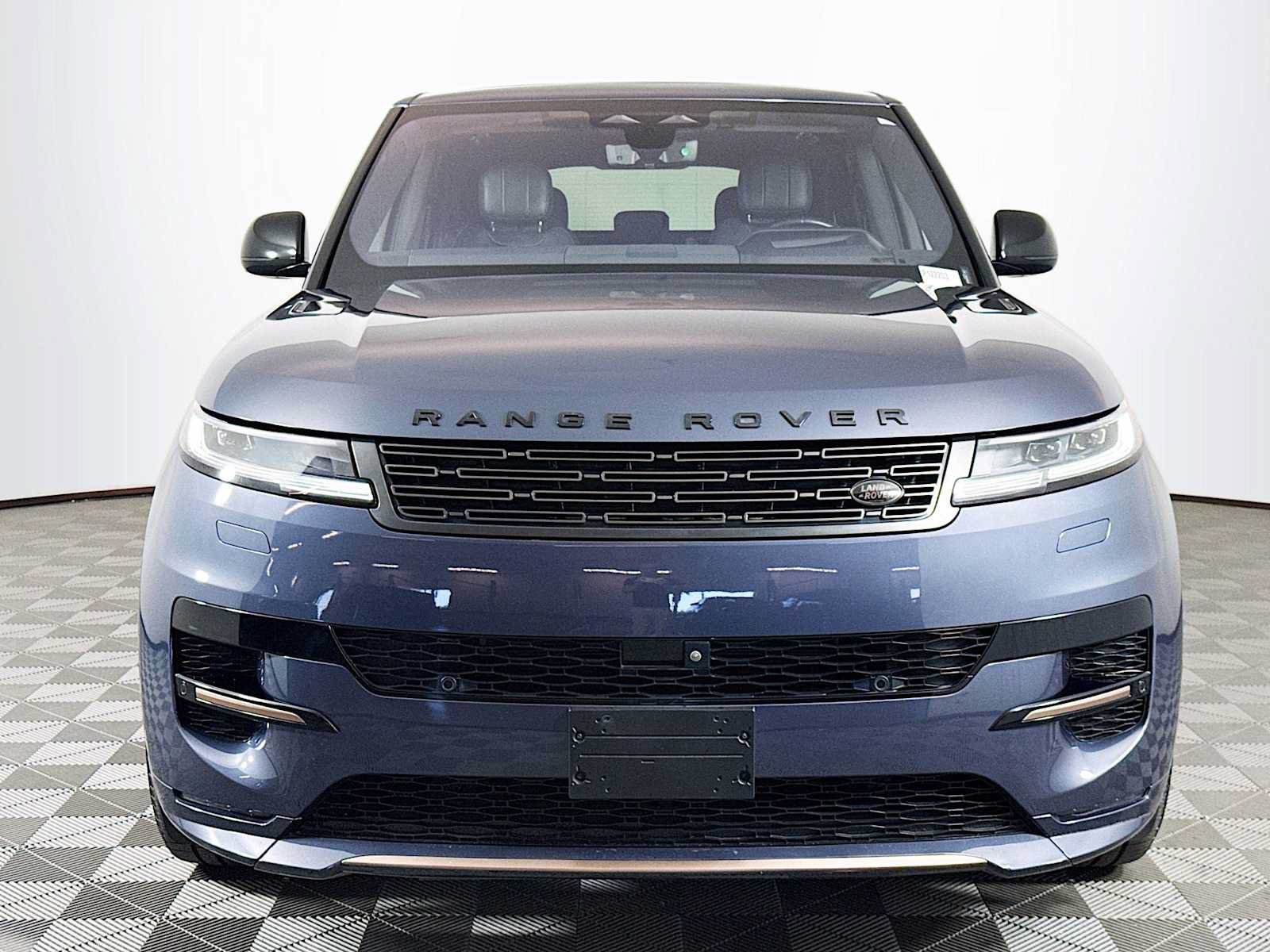 Used 2023 Land Rover Range Rover Sport SE Dynamic AWD/4WD image 4