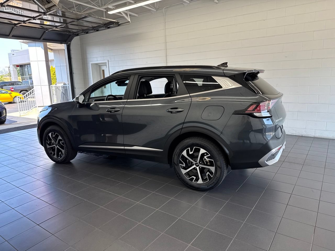 Used 2024 Kia Sportage EX w/ EX Premium Package AWD/4WD image 5