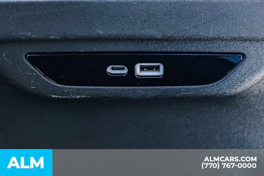 Used 2024 Chrysler Pacifica Touring-L image 59