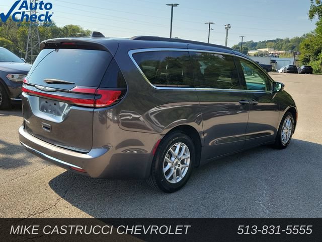 Used 2022 Chrysler Pacifica Touring-L FWD image 5