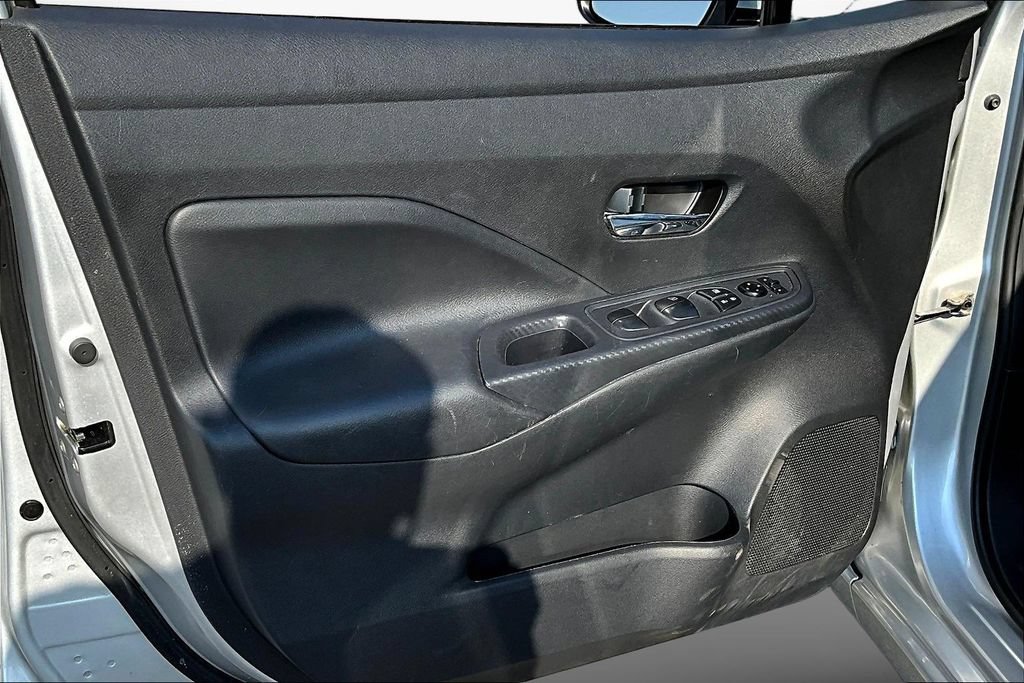 Used 2025 Nissan Versa SV FWD image 19