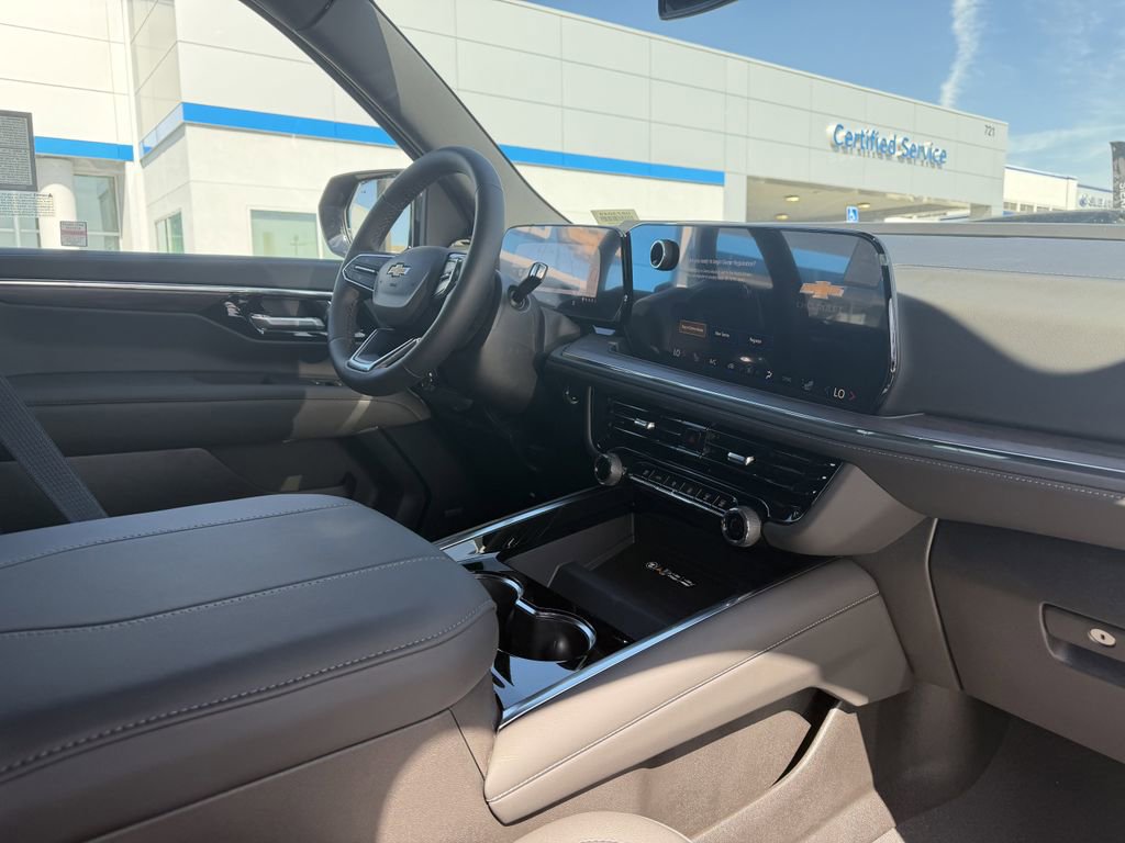 New 2026 Chevrolet Suburban LT w/ Comfort Package image 9