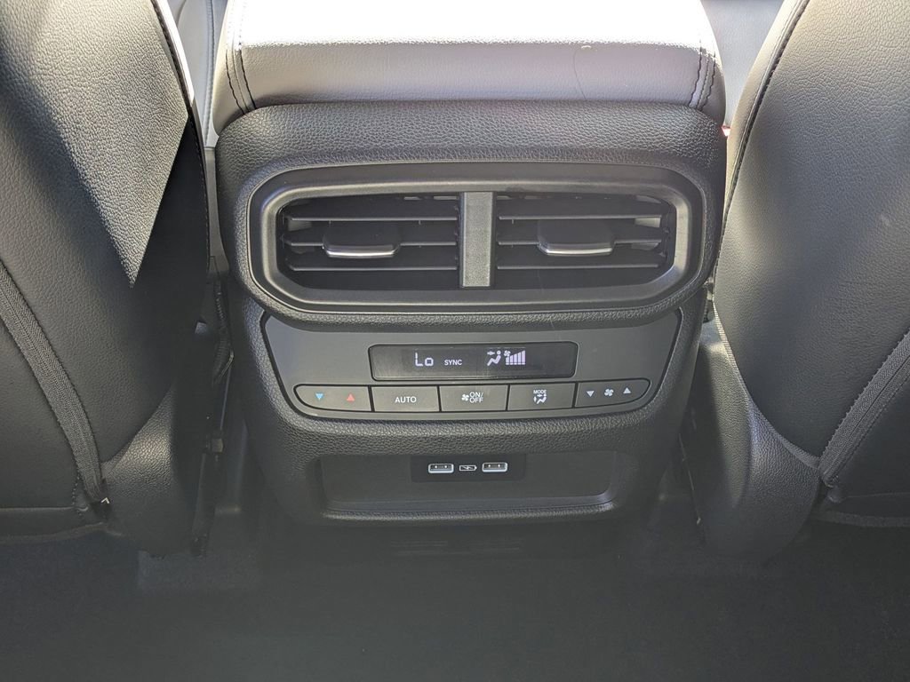 Certified 2023 Honda Pilot Touring image 13