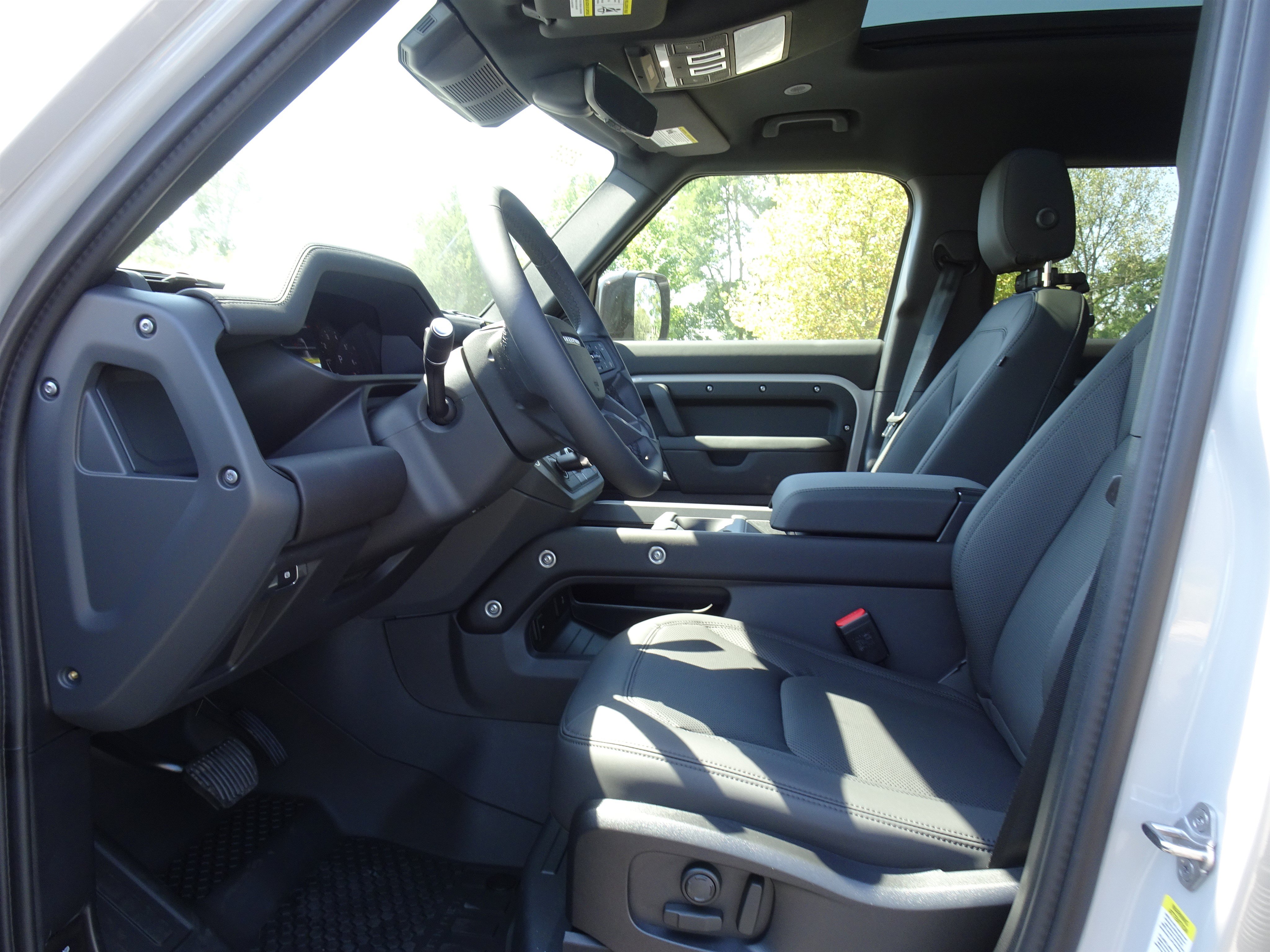New 2026 Land Rover Defender 110 S AWD/4WD image 10