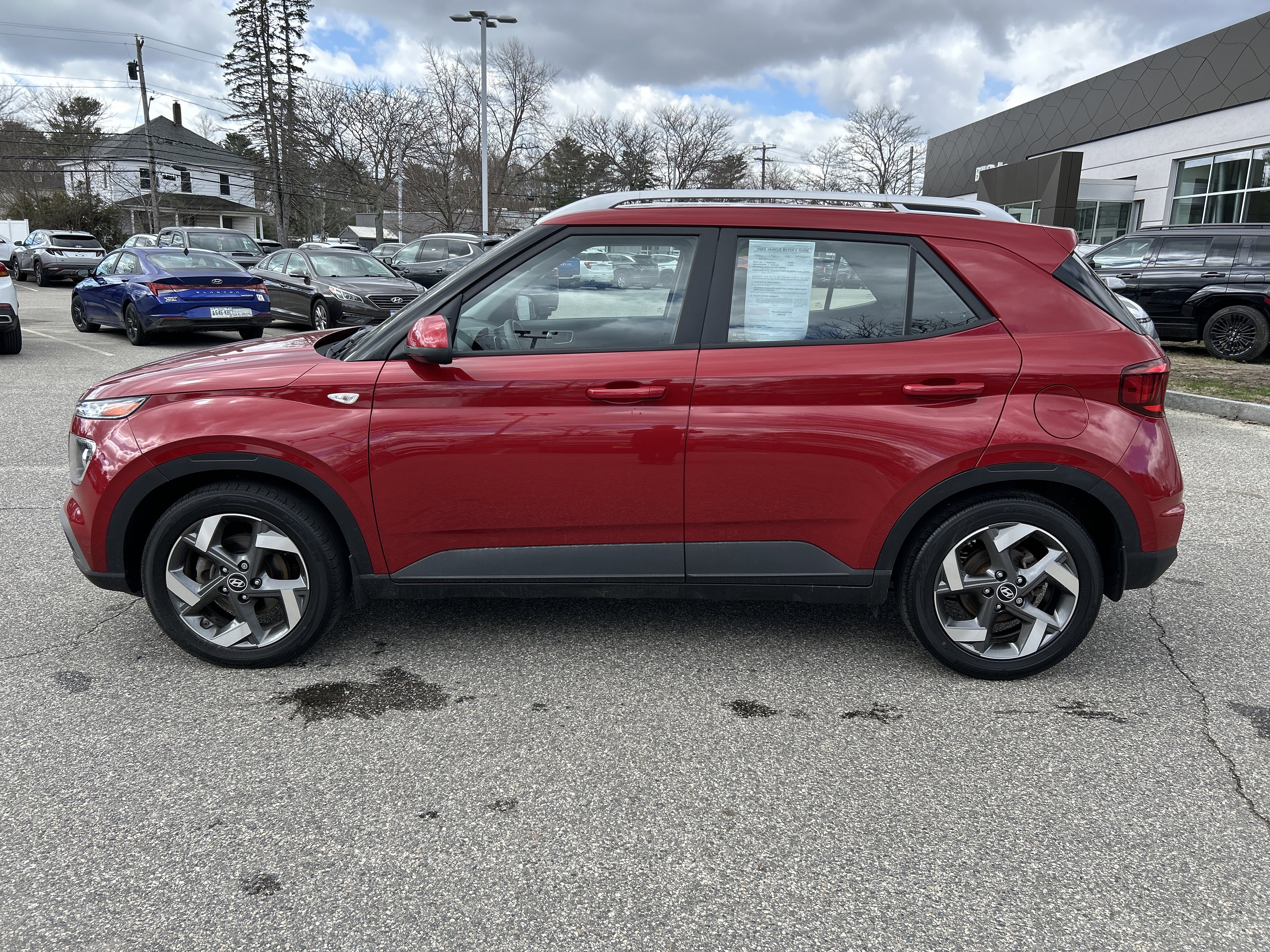 Used 2022 Hyundai Venue SEL image 8