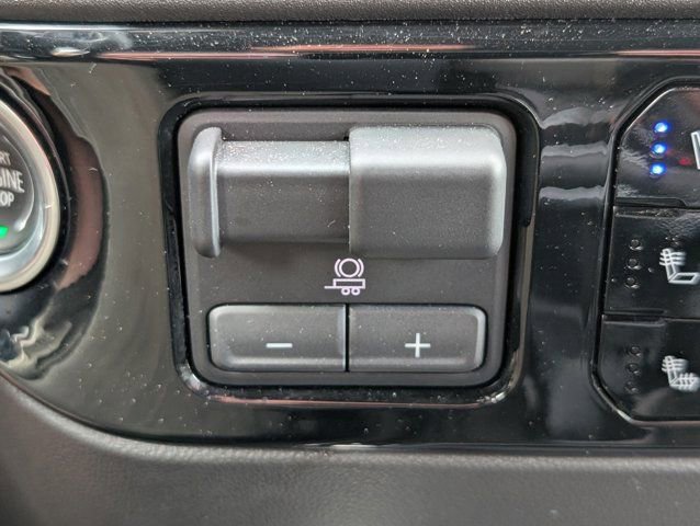 Used 2024 Chevrolet Silverado 1500 ZR2 w/ Technology Package AWD/4WD image 20