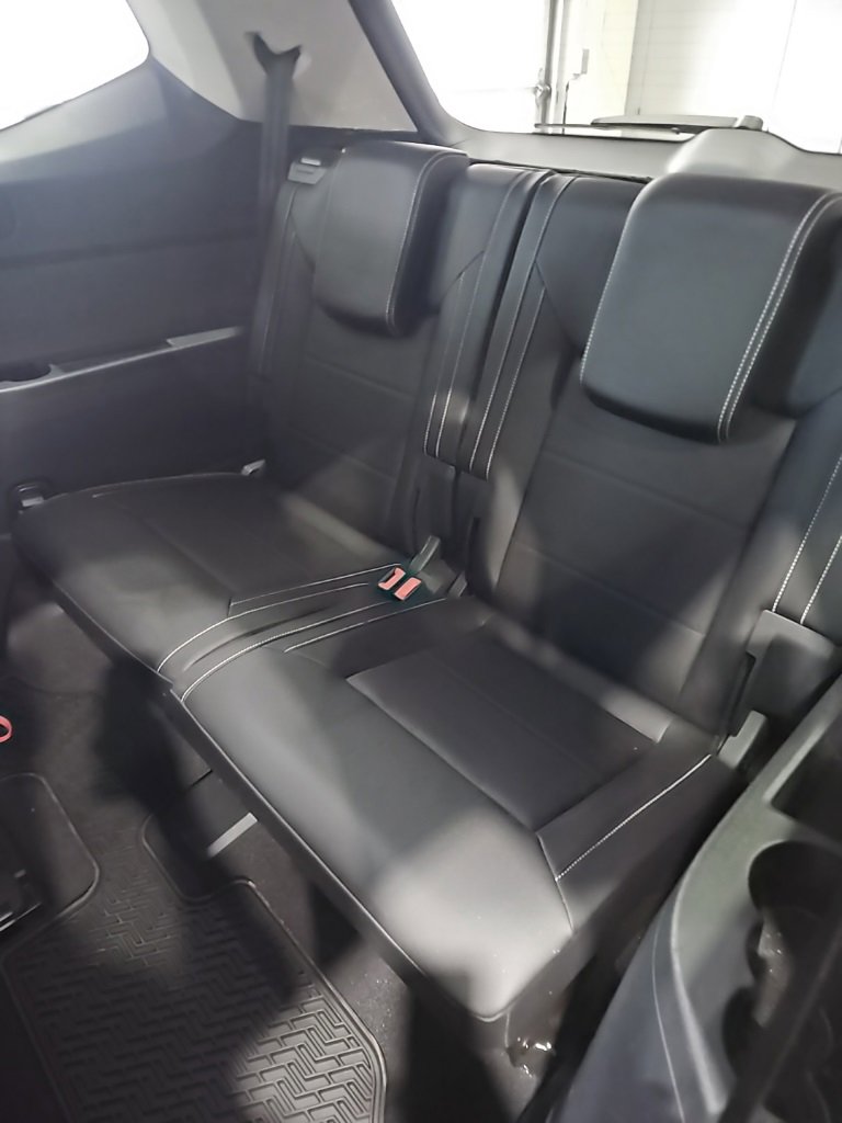 Used 2023 Volkswagen Atlas SE image 25