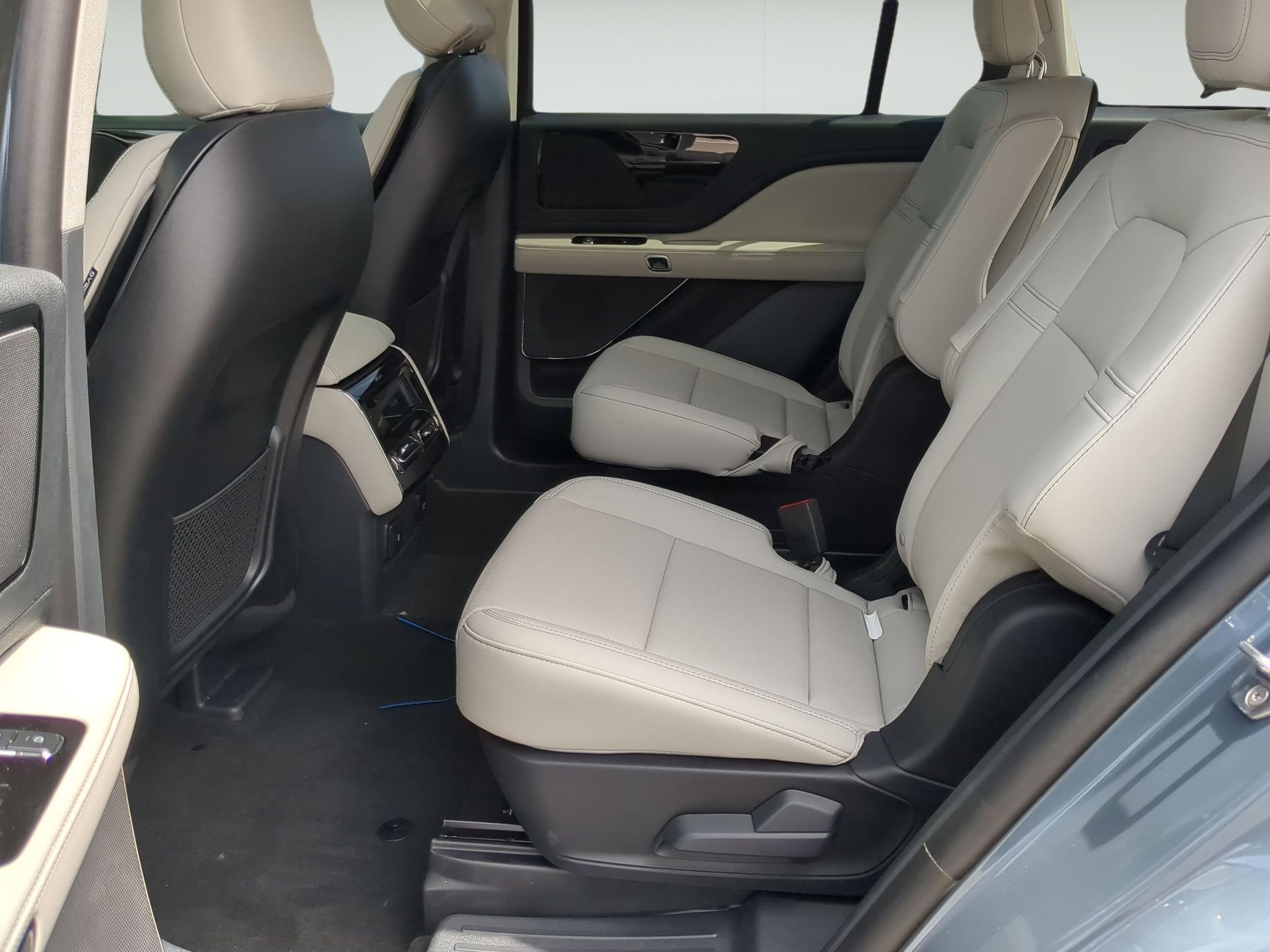 New 2026 Lincoln Aviator 2WD image 22