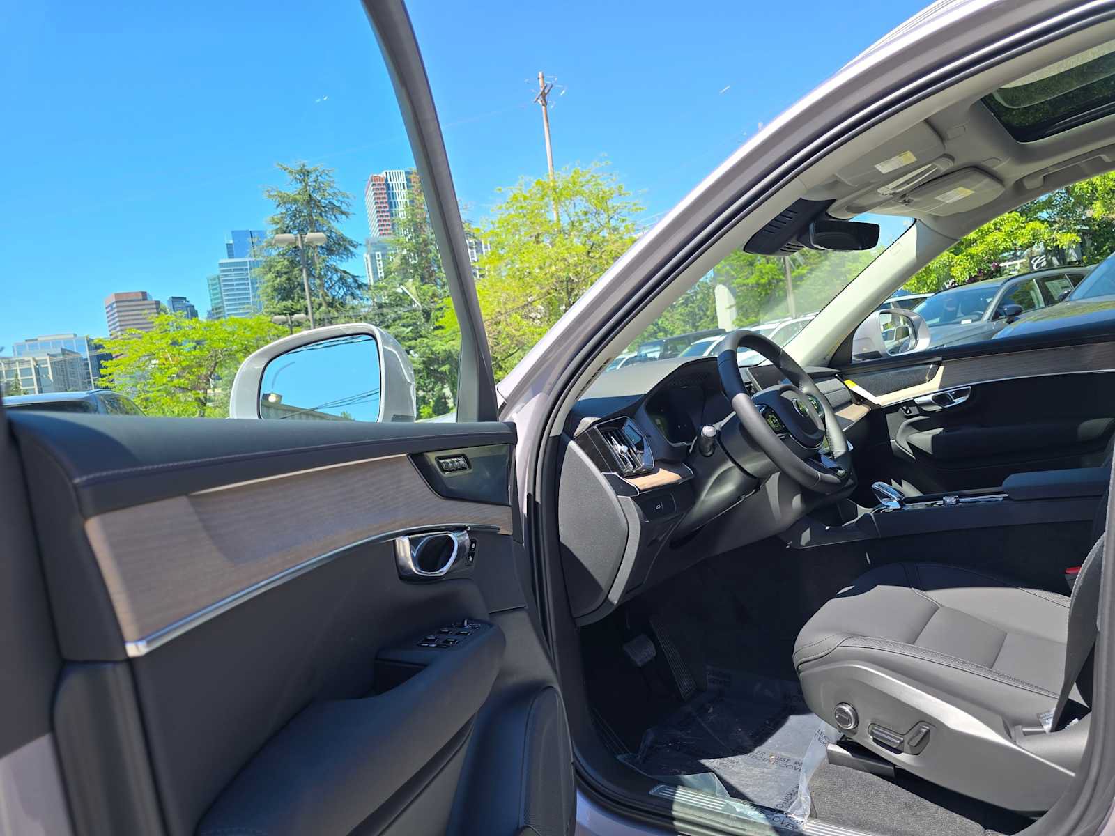 New 2026 Volvo XC90 B6 Plus w/ Protection Package AWD/4WD image 21