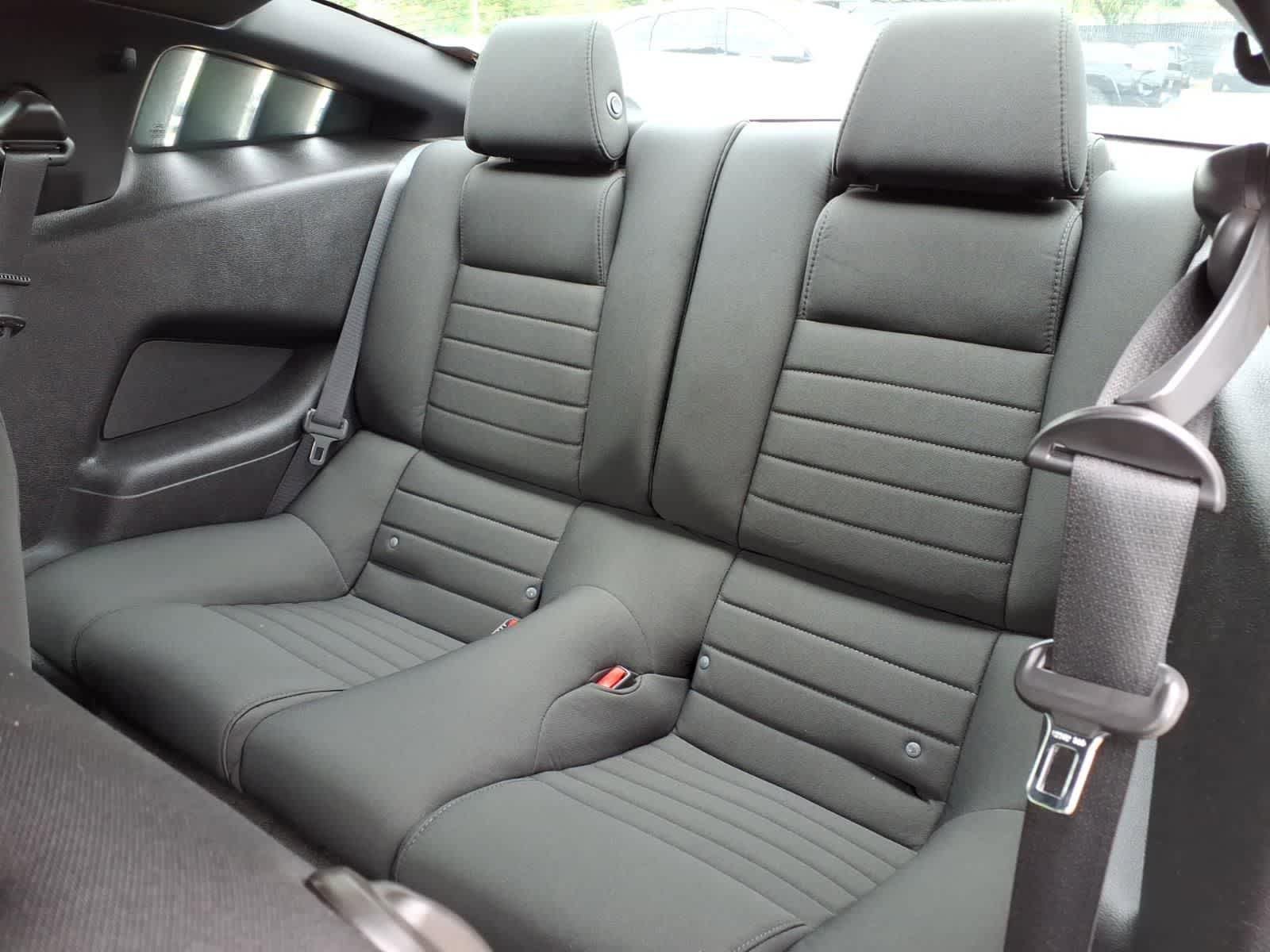 Used 2013 Ford Mustang Coupe RWD image 13