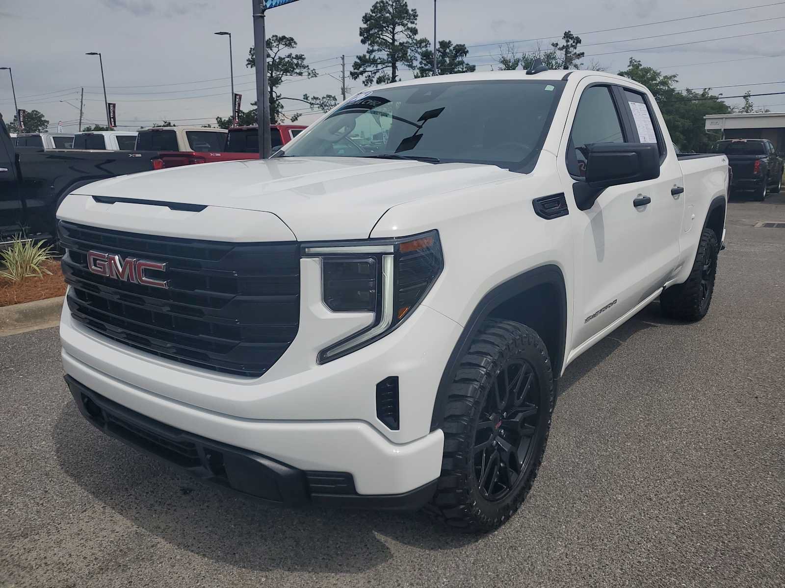 Used 2026 GMC Sierra 1500 Pro w/ Graphite Edition AWD/4WD image 1